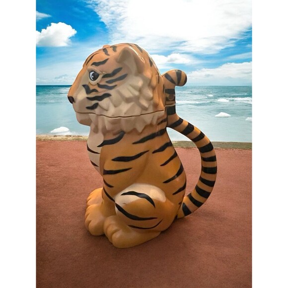 Ringling Bros Barnum and Bailey Circus Plastic Collectible Tiger Souvenir Cup - Picture 3 of 8